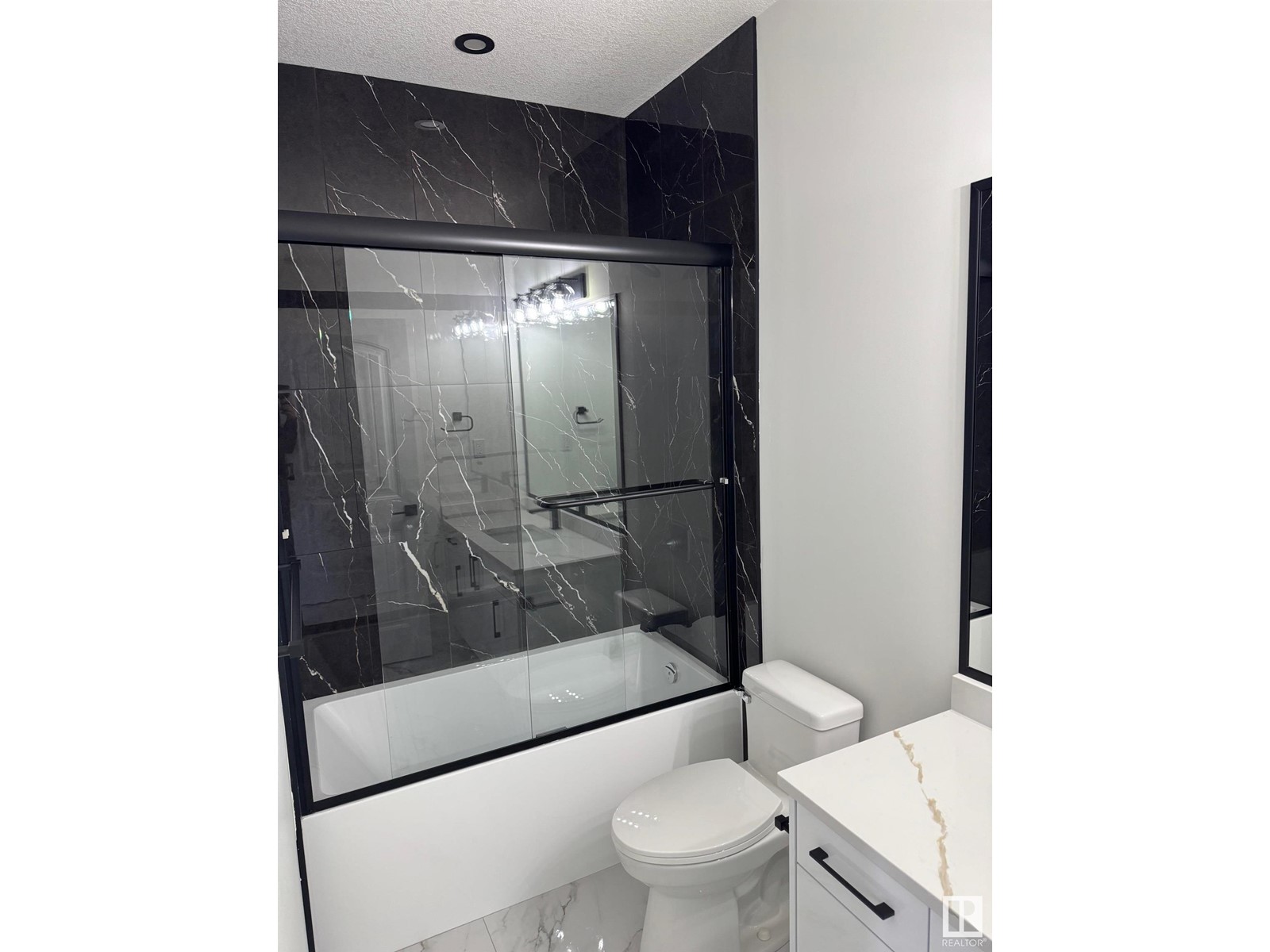 9232 183 Av Nw, Edmonton, Alberta  T5Z 0S6 - Photo 5 - E4420281