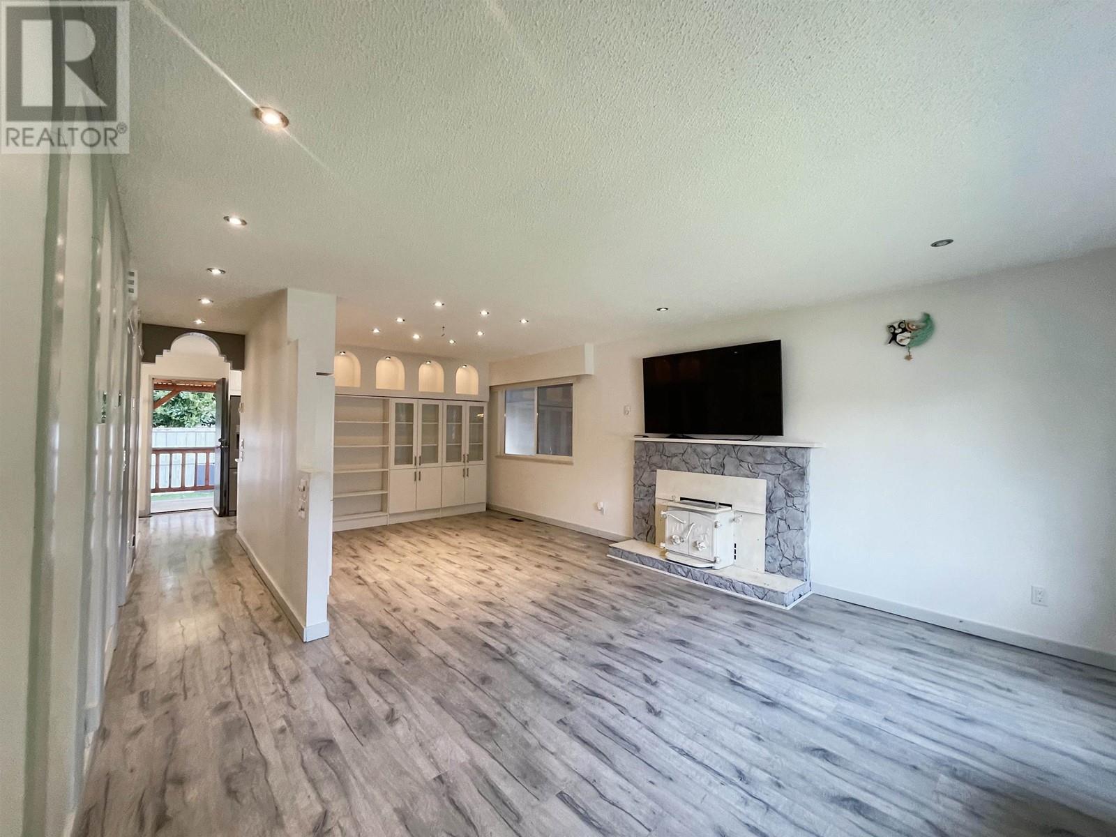 Property at 8 12123 222 STREET image 3
