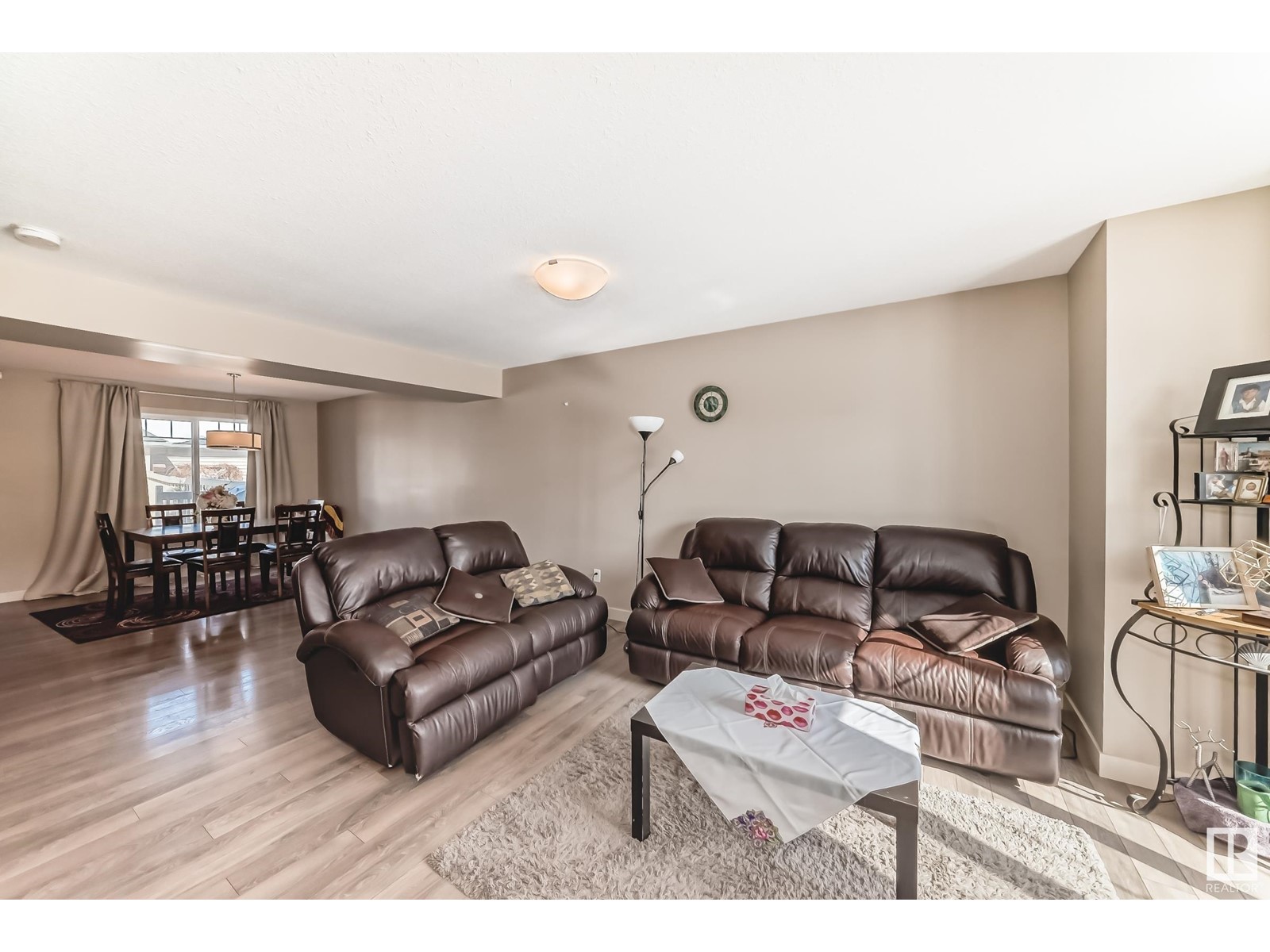 Property at 727 ALLARD BV SW image 4