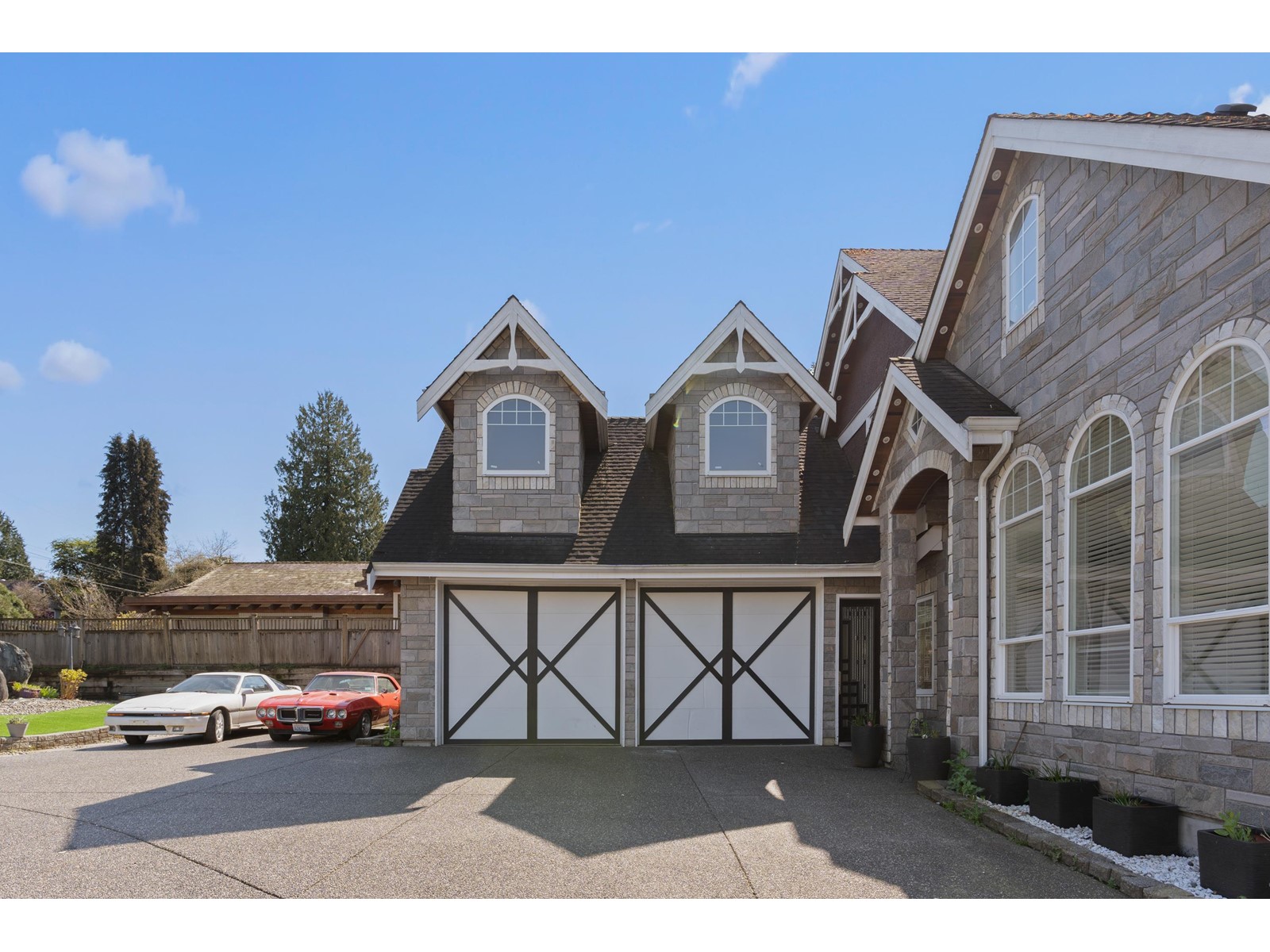 Property at 10521 127 STREET image 2