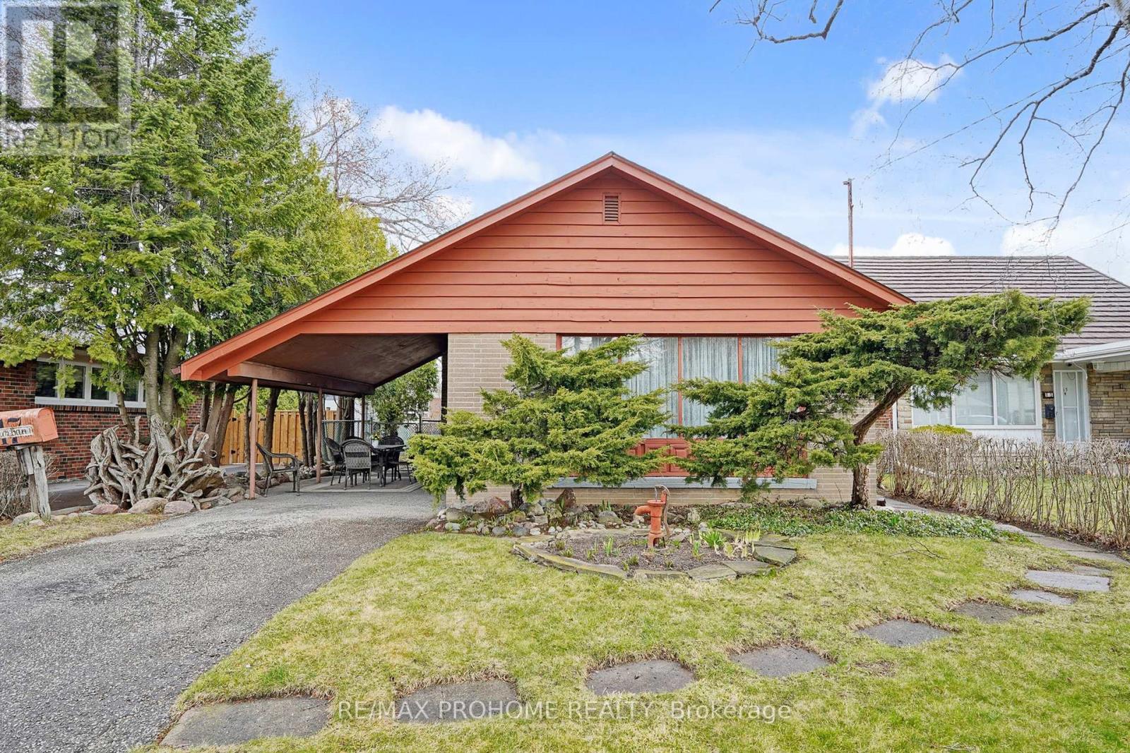 Property at 17 OAKWORTH CRESCENT image 1