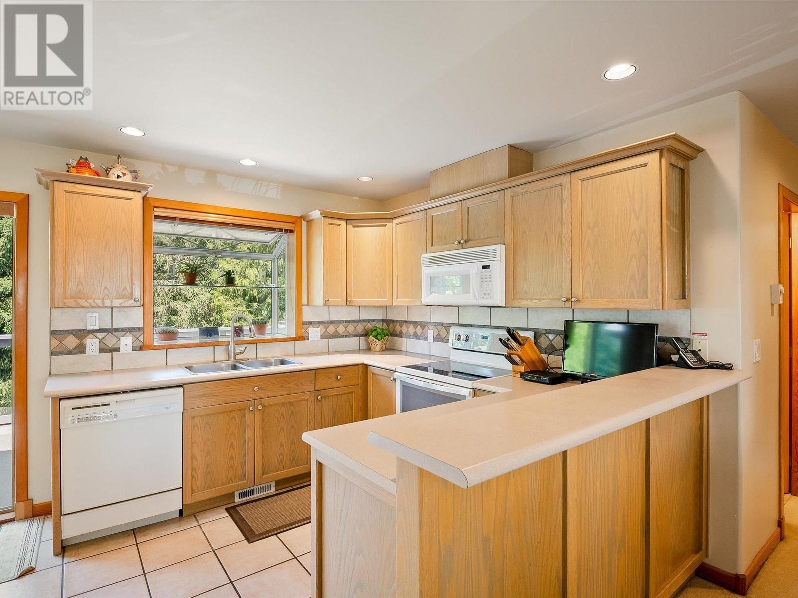 1489 Balsam Street, Pemberton, British Columbia  V0N 2L0 - Photo 10 - R2991416