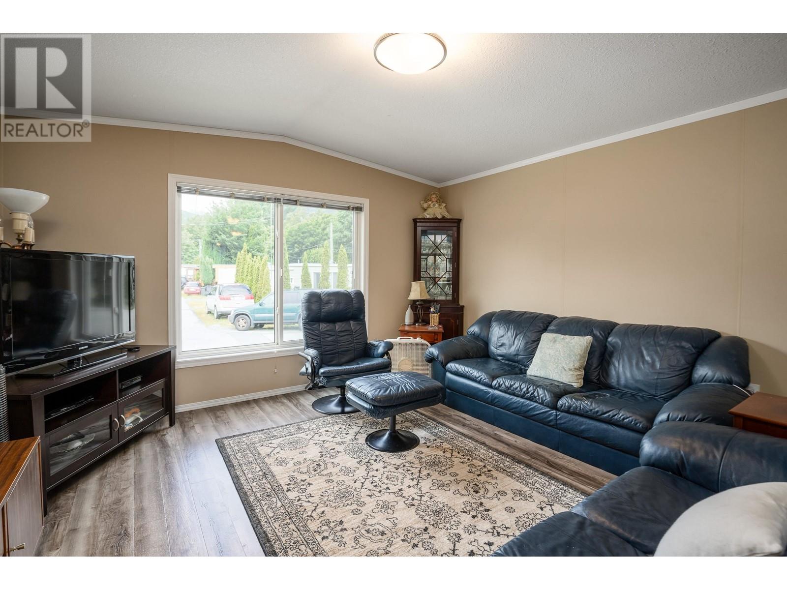 5 40022 Government Road, Squamish, British Columbia  V0N 3G0 - Photo 2 - R2991419
