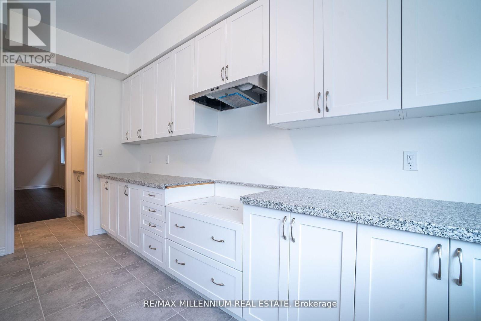1640 Corsal Court, Innisfil, Ontario  L9S 0P8 - Photo 15 - N12087728