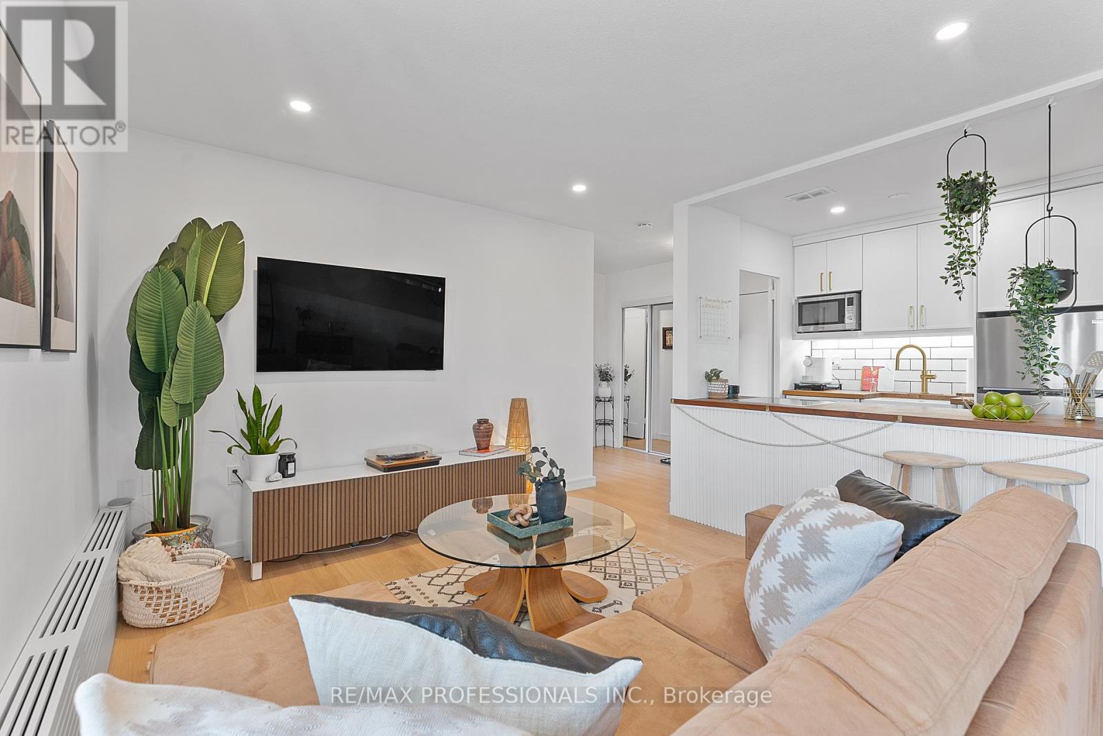 501 - 41 Lake Shore Drive, Toronto, Ontario  M8V 1Z3 - Photo 8 - W12058216