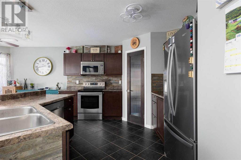 Property at 255 WARREN Road image 2