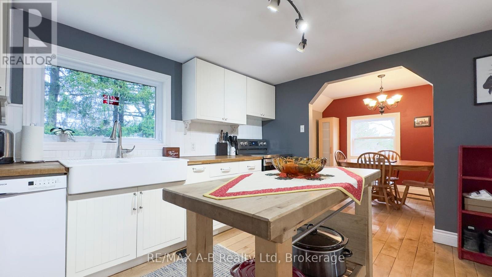57 Warner Street, St. Marys, Ontario  N4X 1A7 - Photo 5 - X12087775