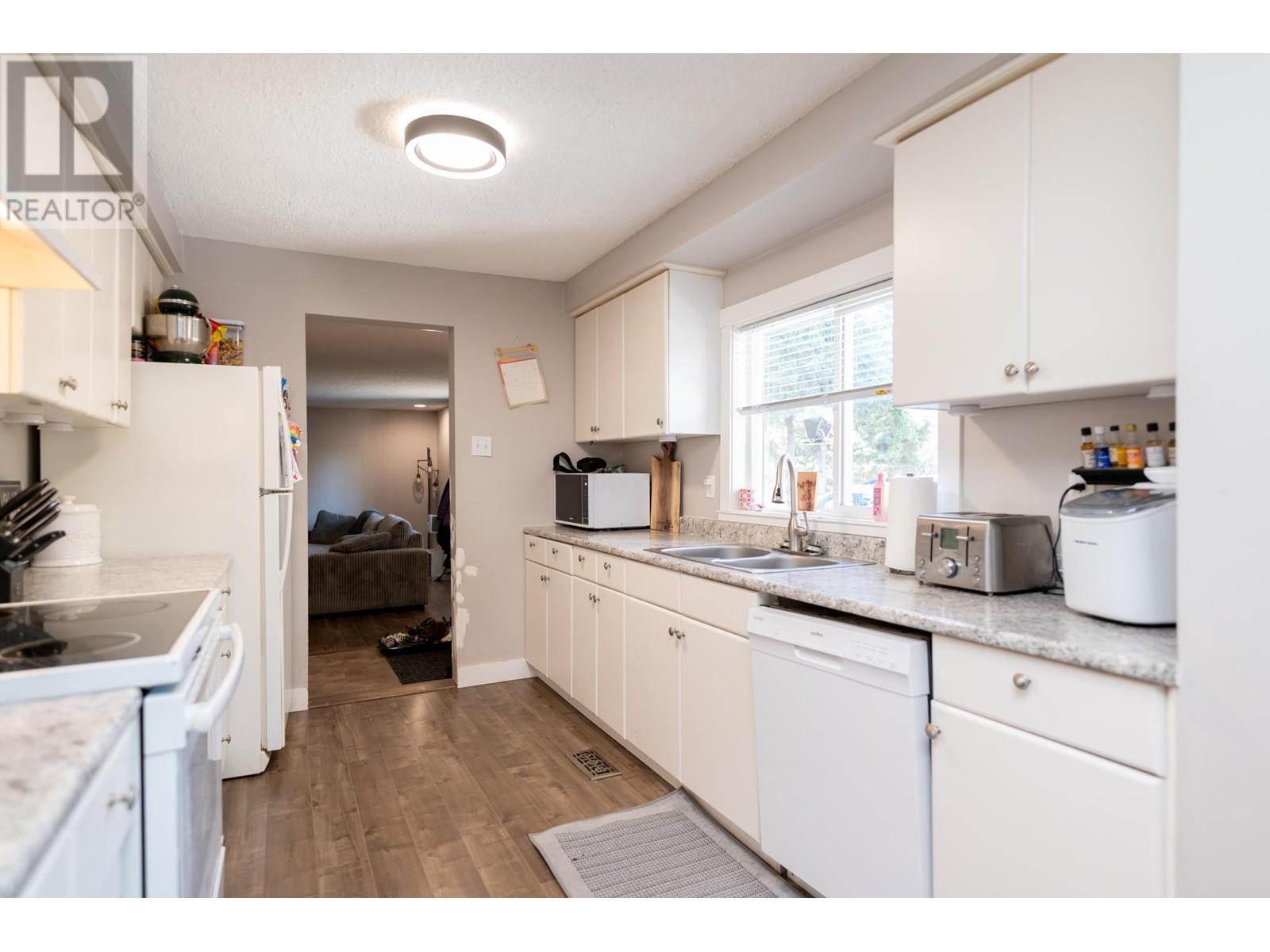 Property at 4171 ESTAVILLA DRIVE image 5