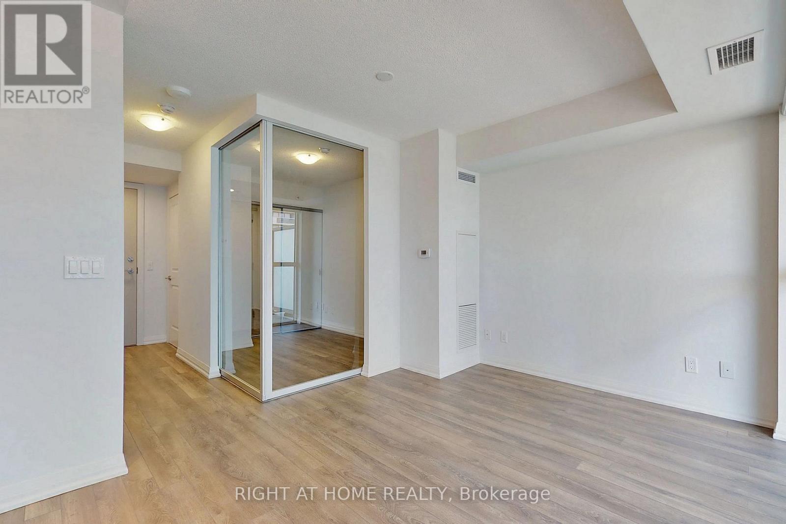 802 - 30 Meadowglen Place, Toronto, Ontario  M1G 0A6 - Photo 4 - E12087732