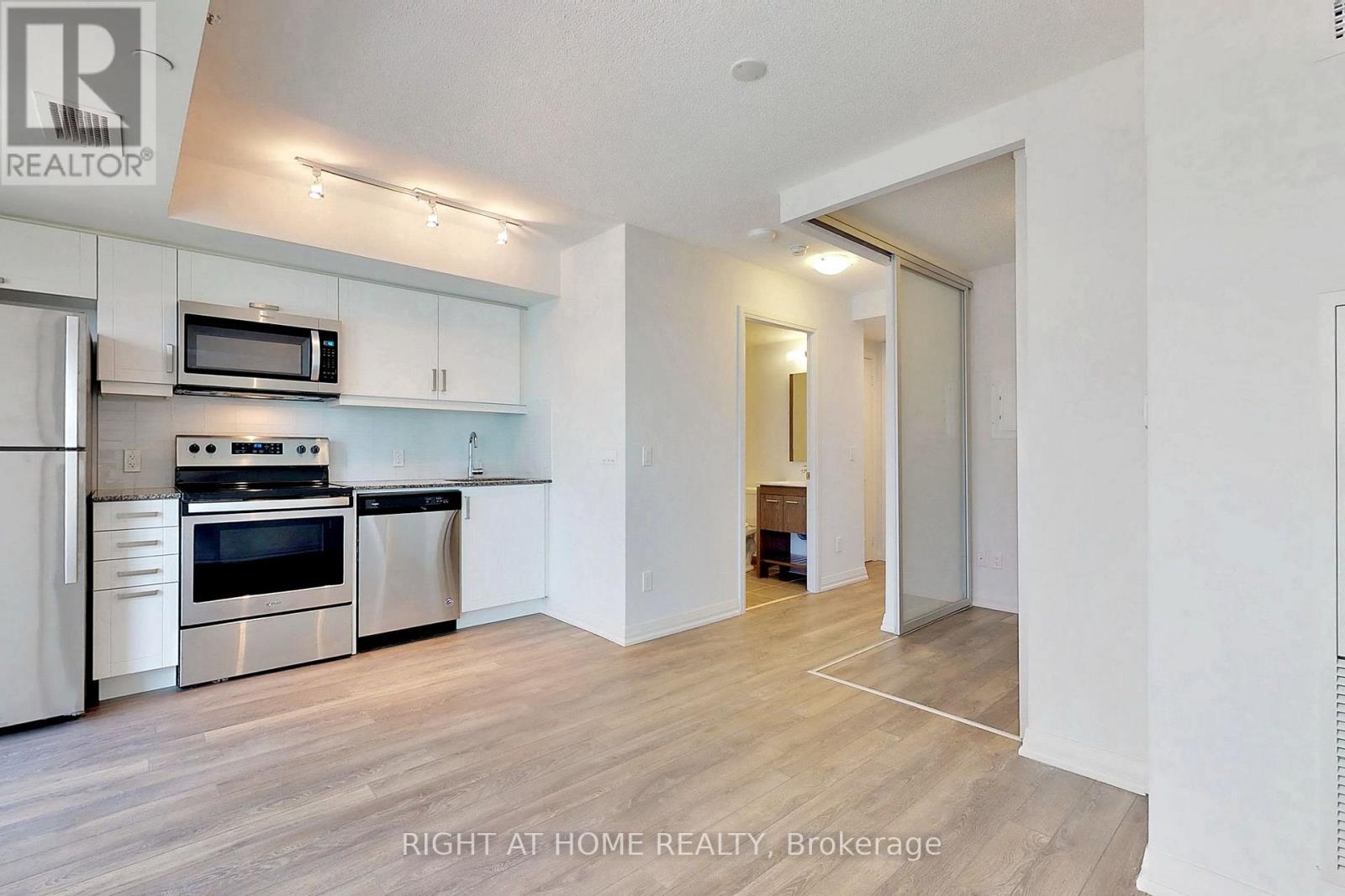802 - 30 Meadowglen Place, Toronto, Ontario  M1G 0A6 - Photo 7 - E12087732