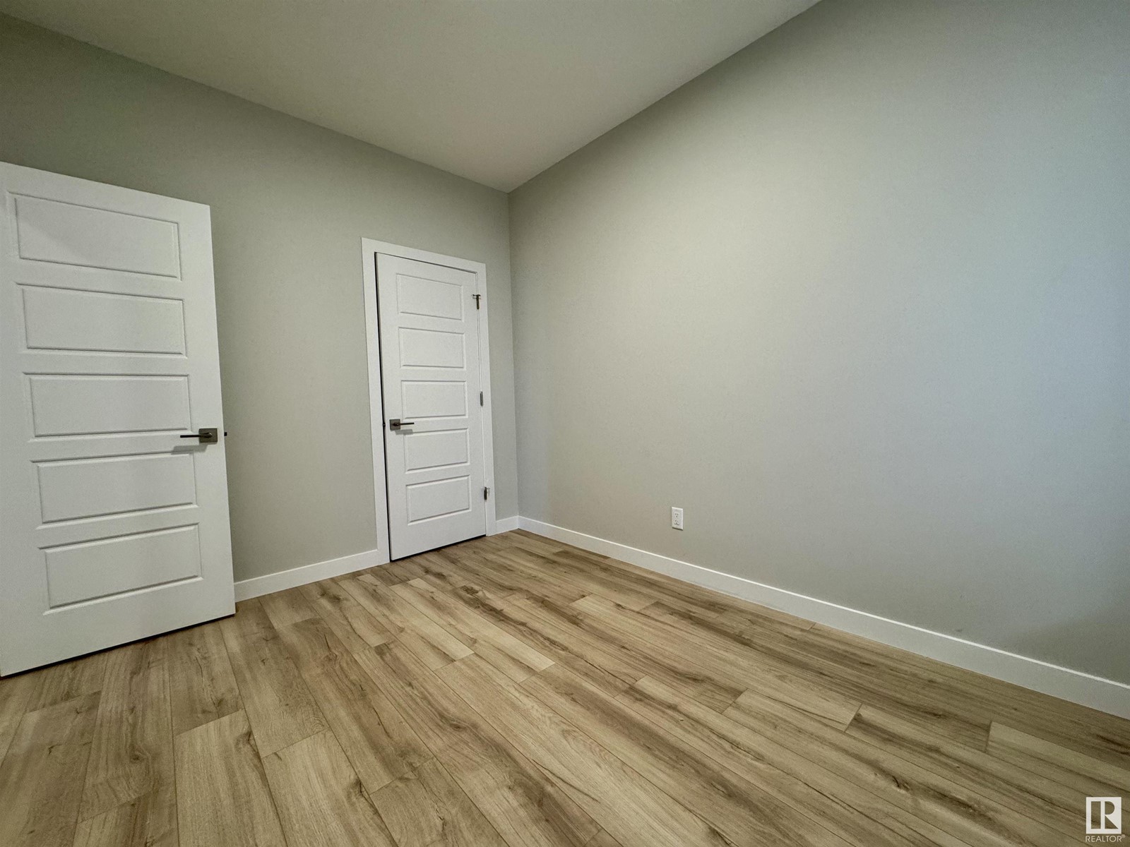 Property at 2030 13A AV NW image 5