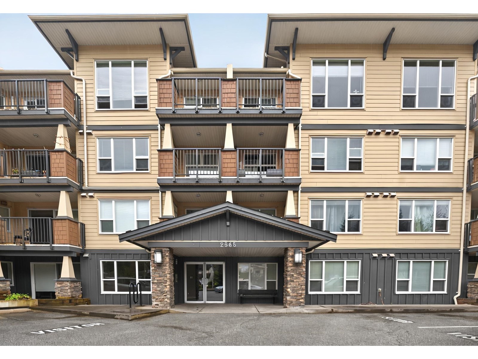 202 2565 Campbell Avenue, Abbotsford, British Columbia  V2S 0E3 - Photo 1 - R2991105