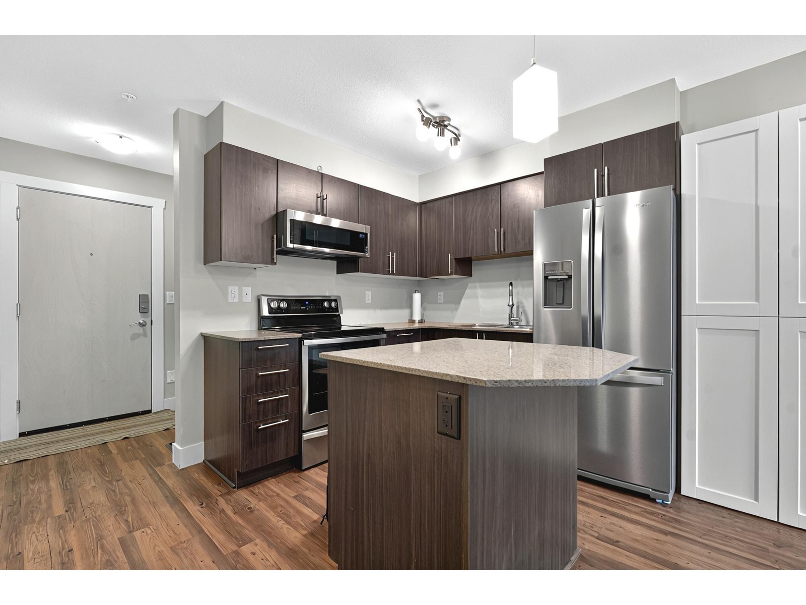 202 2565 Campbell Avenue, Abbotsford, British Columbia  V2S 0E3 - Photo 9 - R2991105