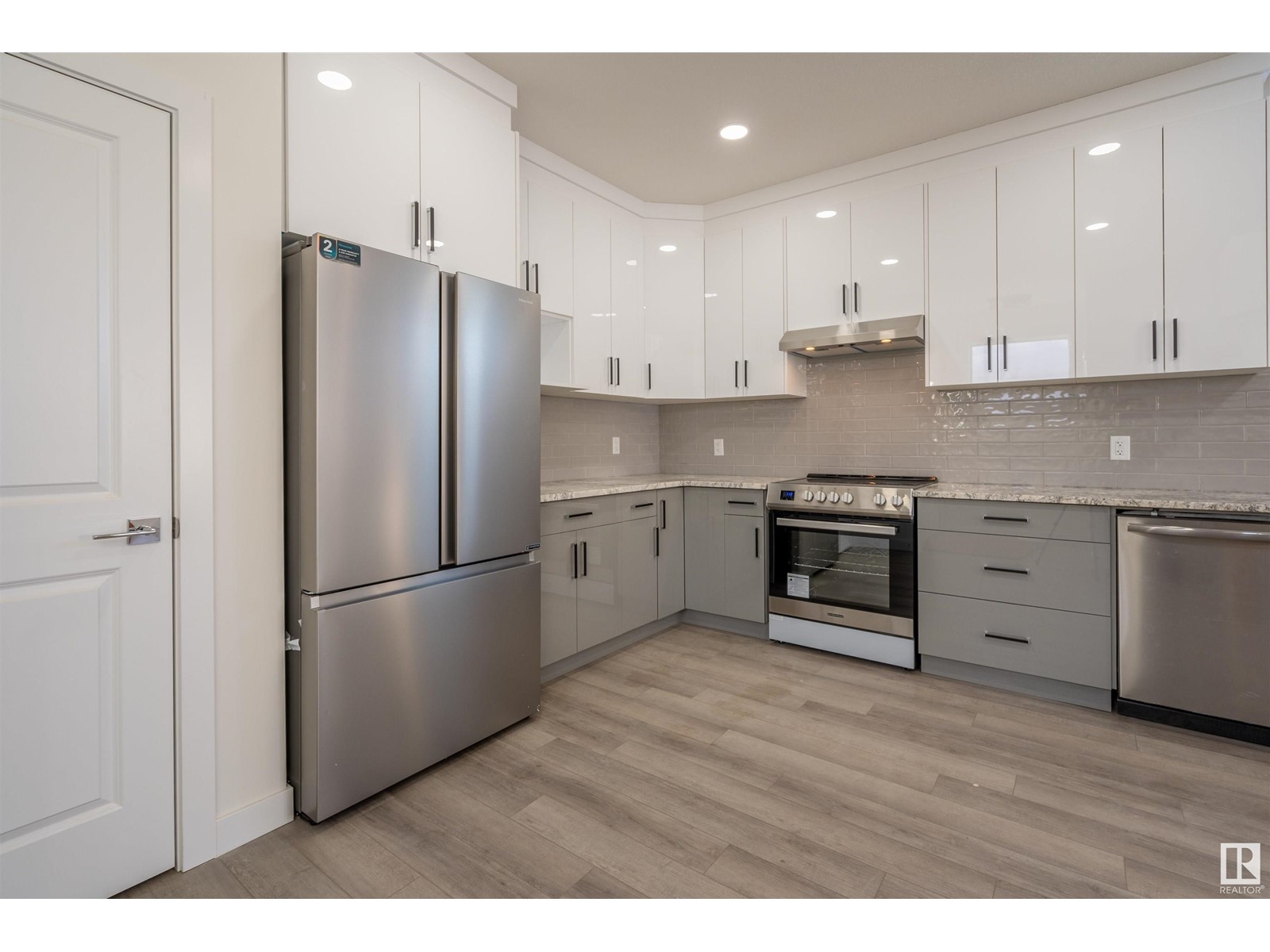 Property at 10446 142 ST NW image 4