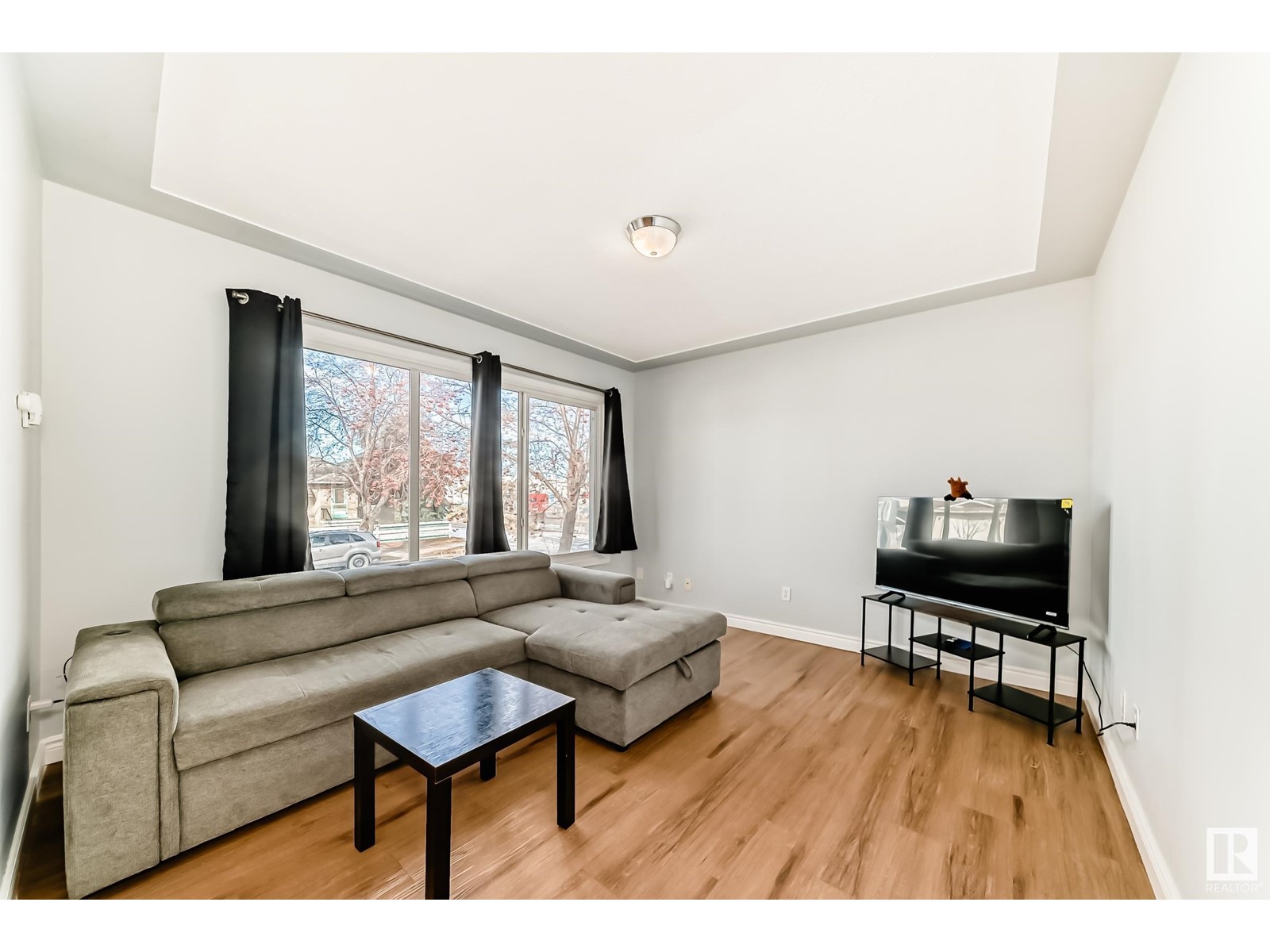 Property at 12051 69 ST NW image 5