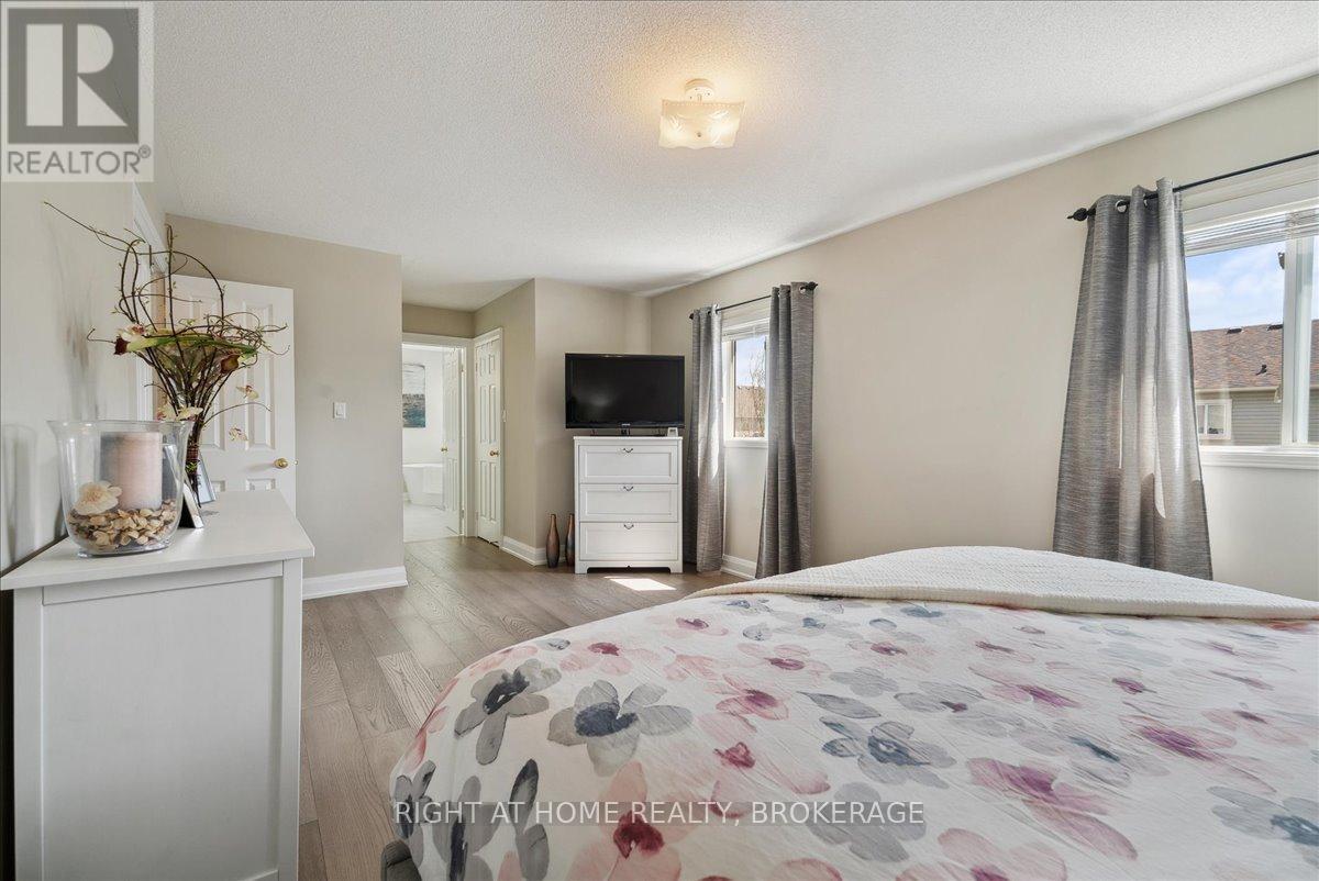 22 Bonnette Street, Halton Hills, Ontario  L7J 2Z8 - Photo 22 - W12087801