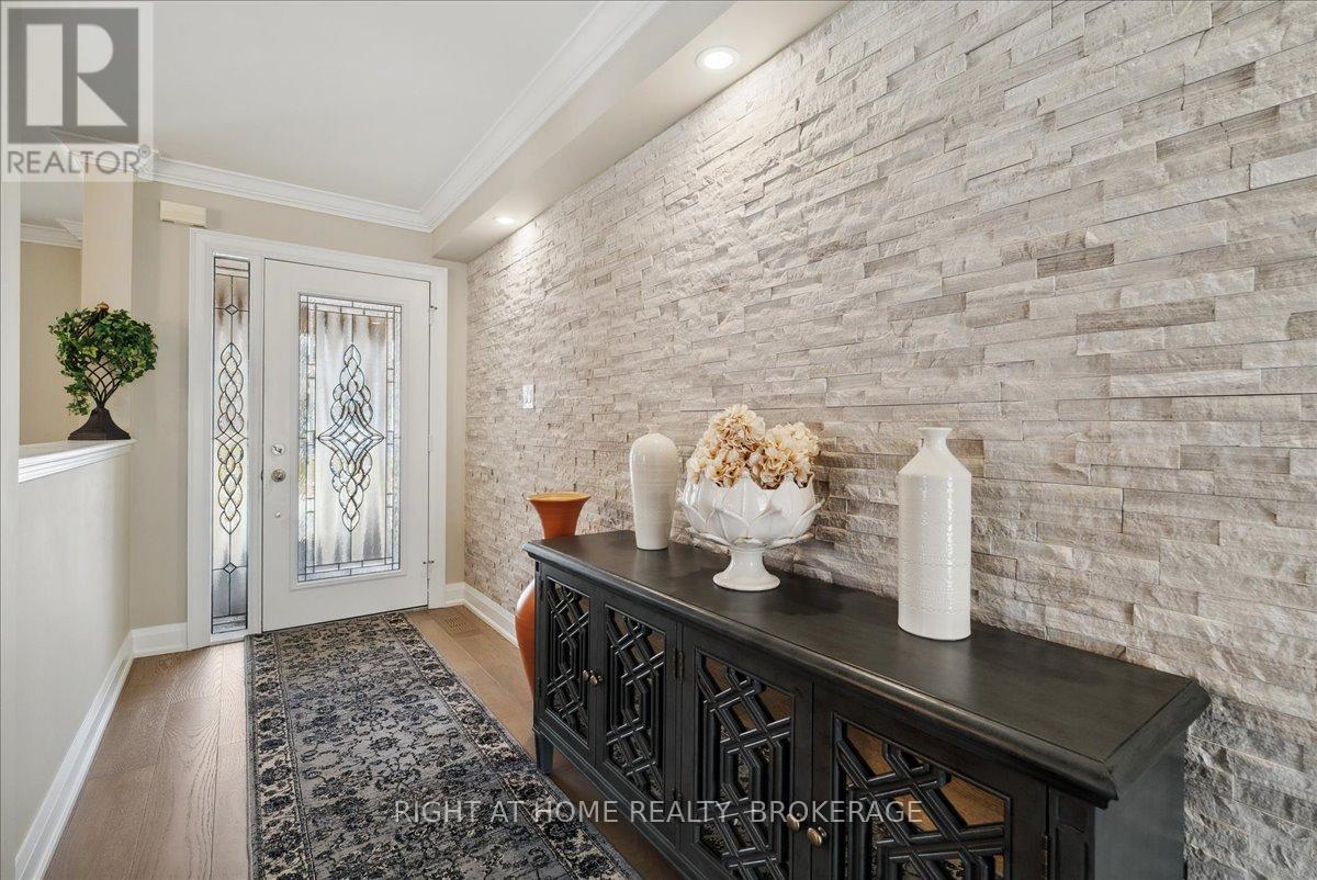 22 Bonnette Street, Halton Hills, Ontario  L7J 2Z8 - Photo 3 - W12087801