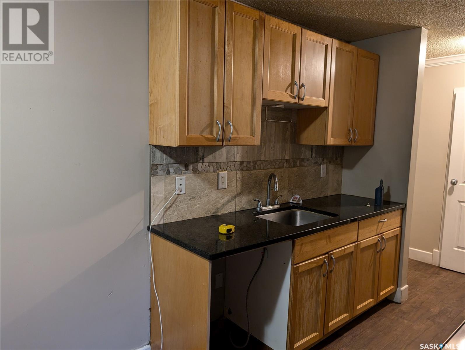Property at 104 929 Northumberland AVENUE image 3