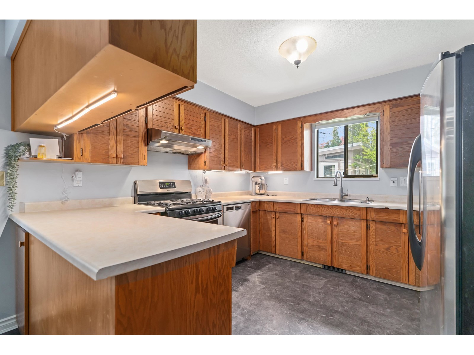 6073 172b Street, Surrey, British Columbia  V3S 6G6 - Photo 9 - R2990358