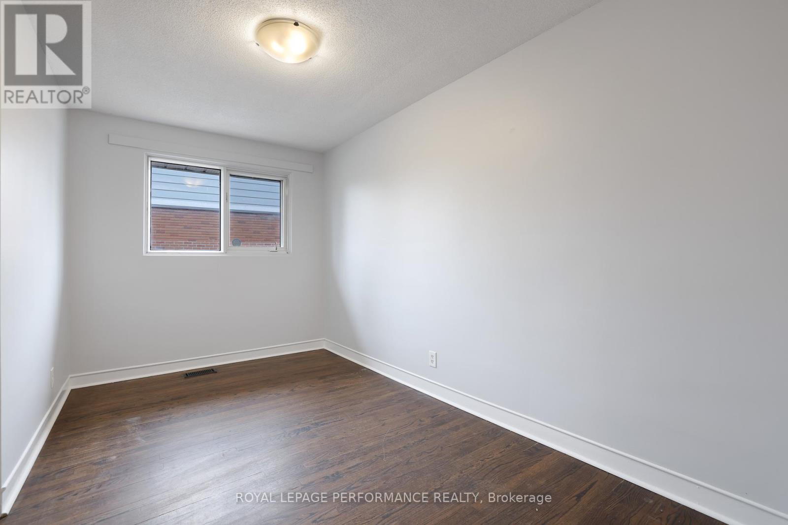 2247 Miramichi Street, Ottawa, Ontario  K2C 0Z1 - Photo 12 - X12087833