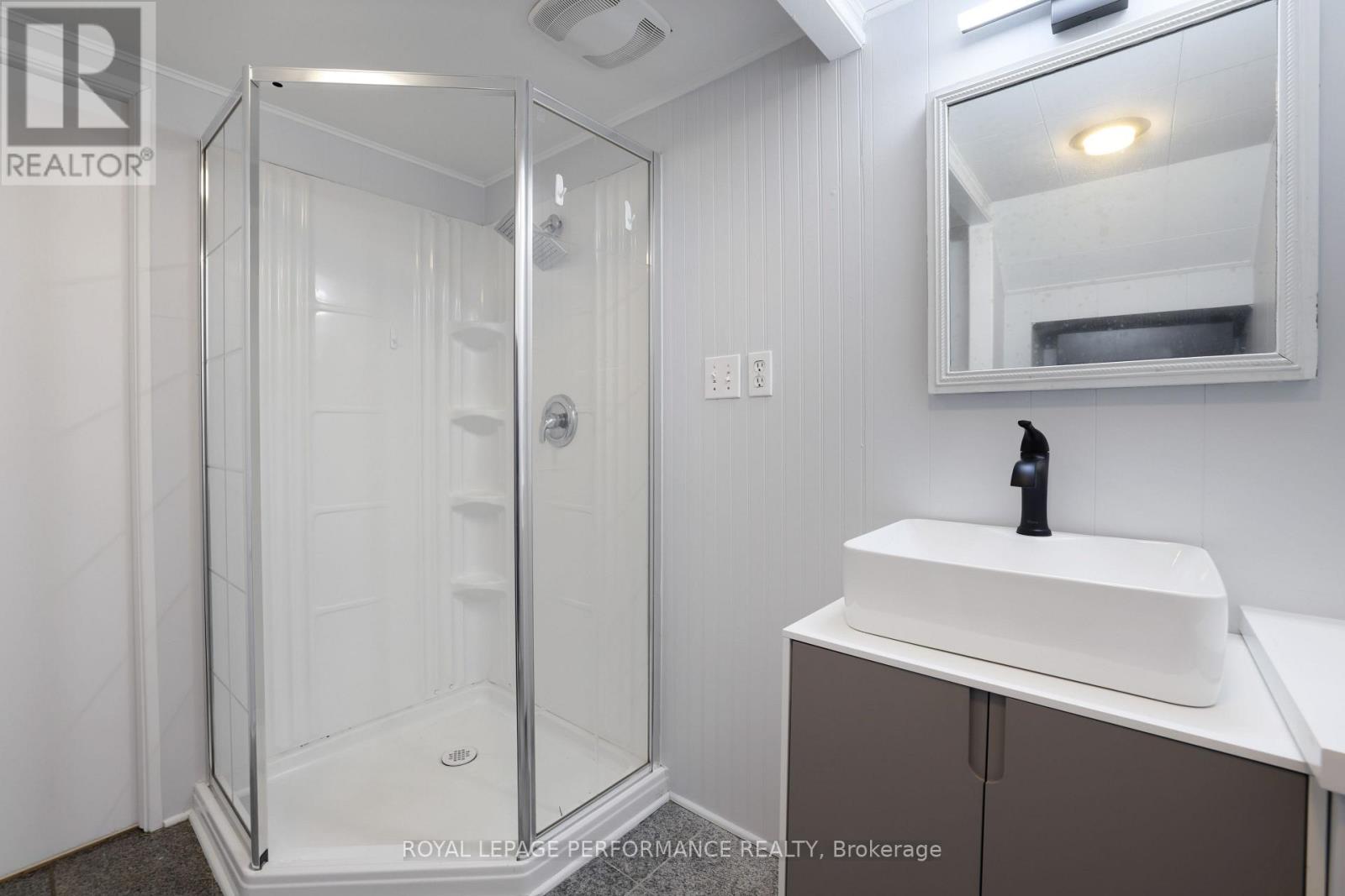 2247 Miramichi Street, Ottawa, Ontario  K2C 0Z1 - Photo 32 - X12087833