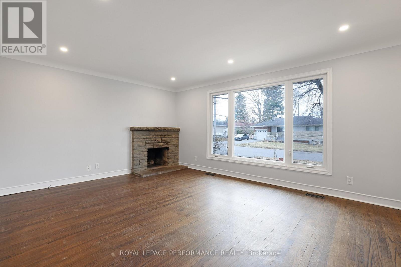 2247 Miramichi Street, Ottawa, Ontario  K2C 0Z1 - Photo 6 - X12087833