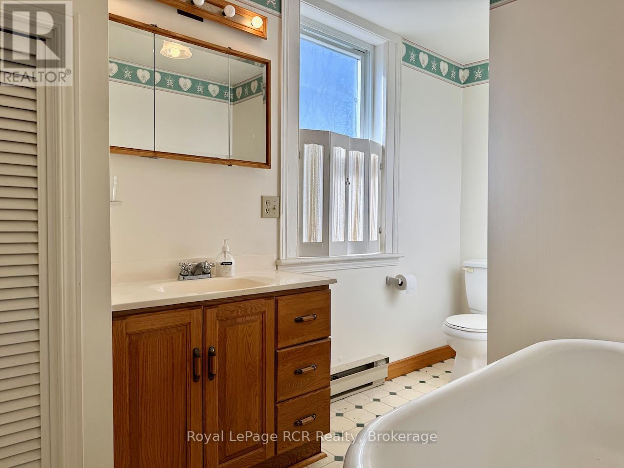 404 Grandview Drive, Meaford, Ontario  N4L 1J5 - Photo 24 - X12087827