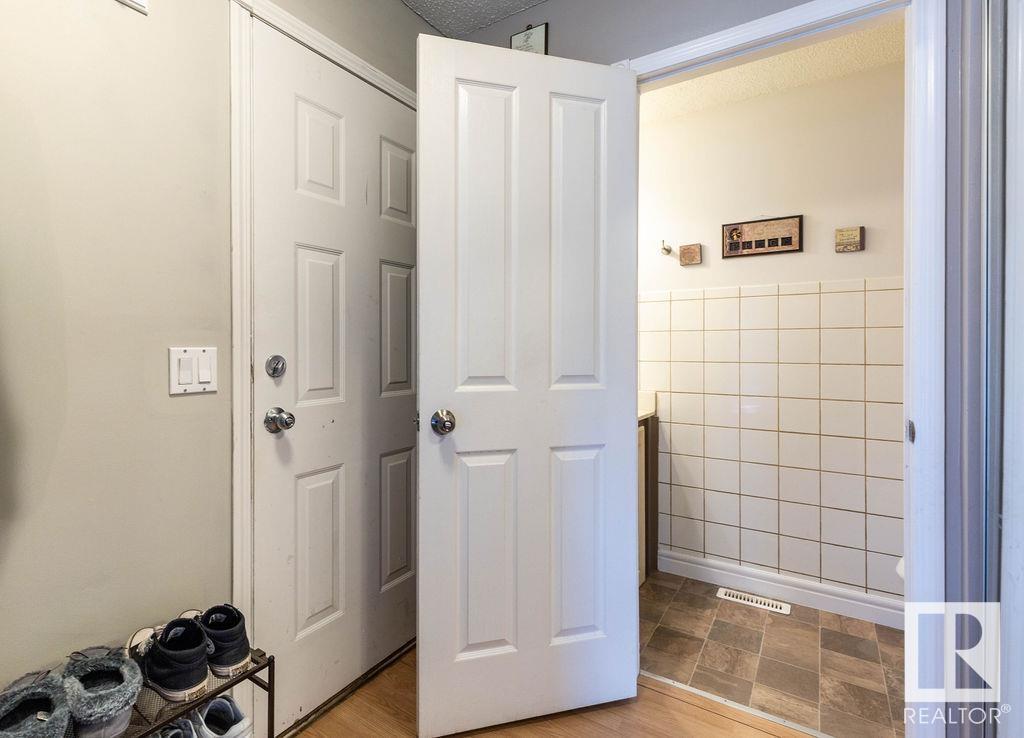 Property at 102 FOREST GV image 4