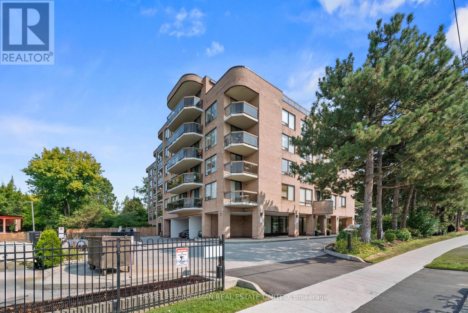 204 - 96 FIFESHIRE ROAD, Toronto, Ontario