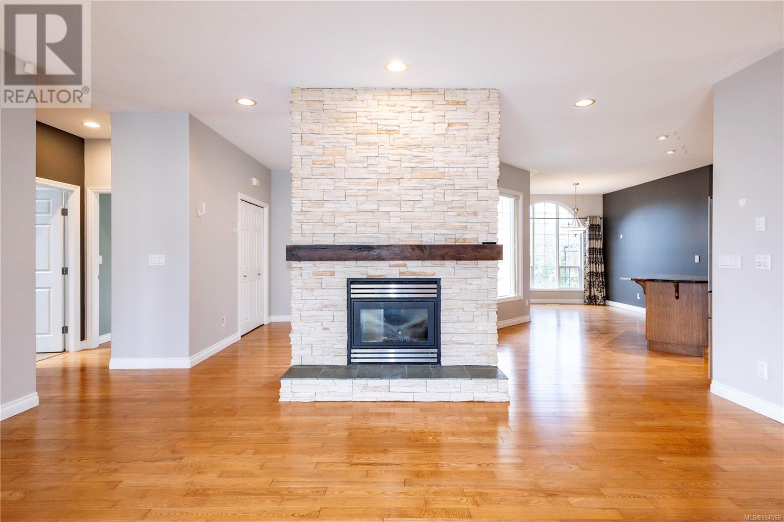 Property at 3547 Montana Dr image 2