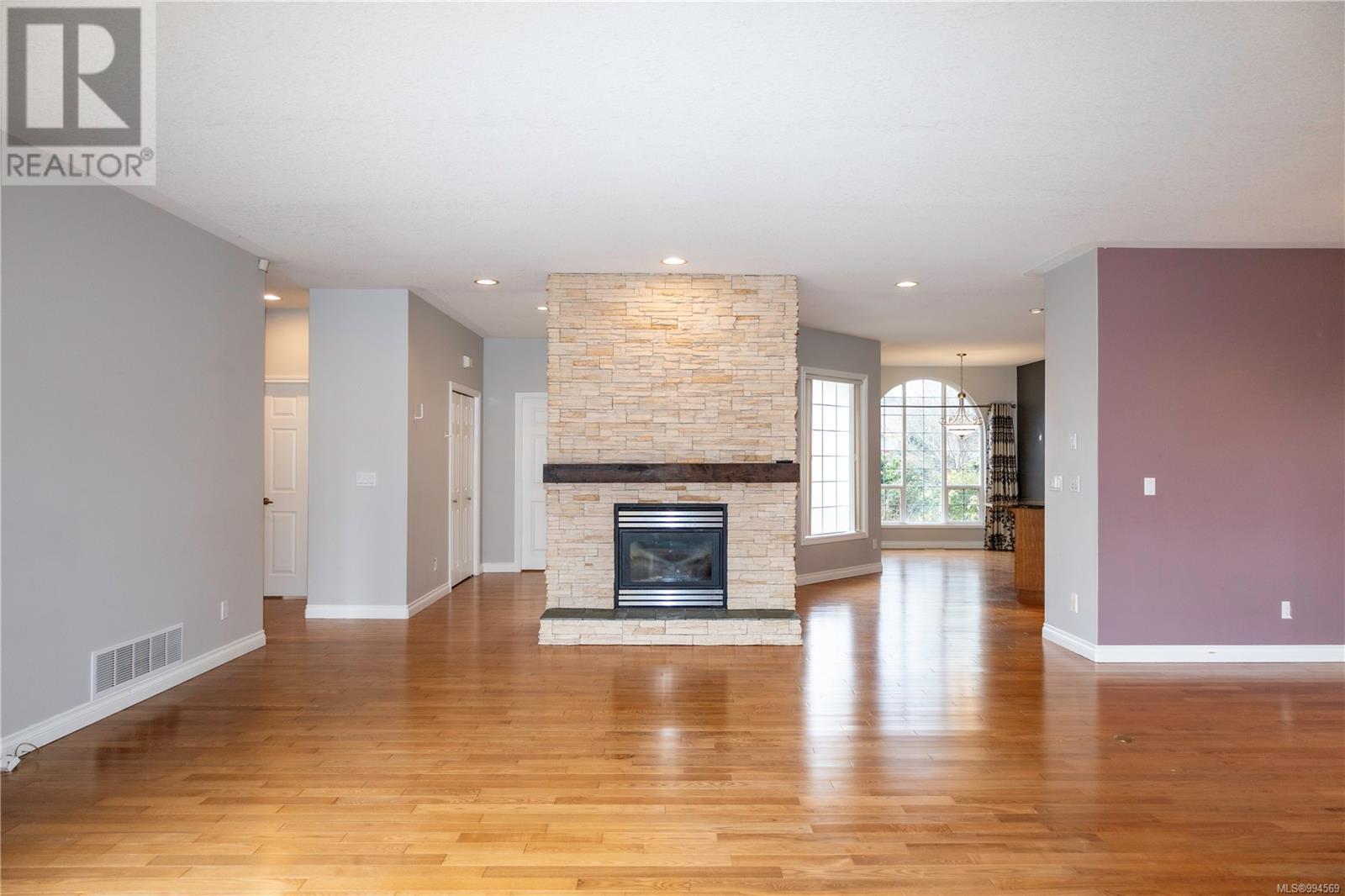 Property at 3547 Montana Dr image 3