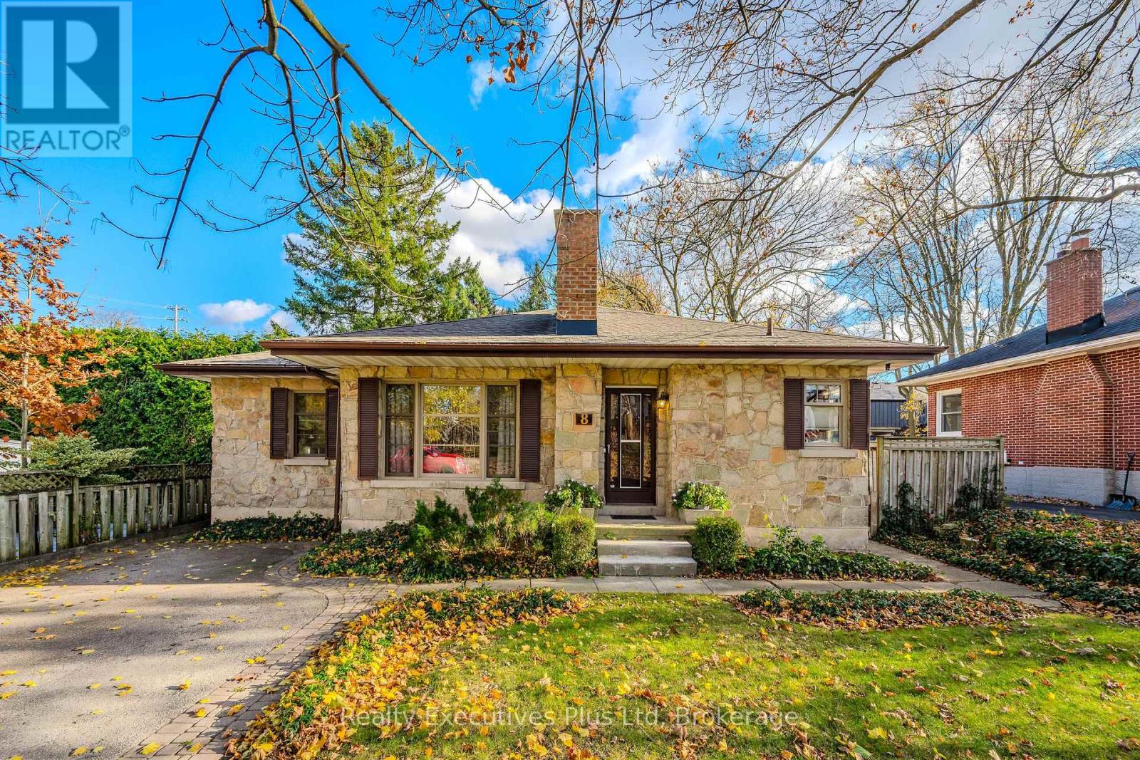 8 ECHO DRIVE, Guelph, Ontario