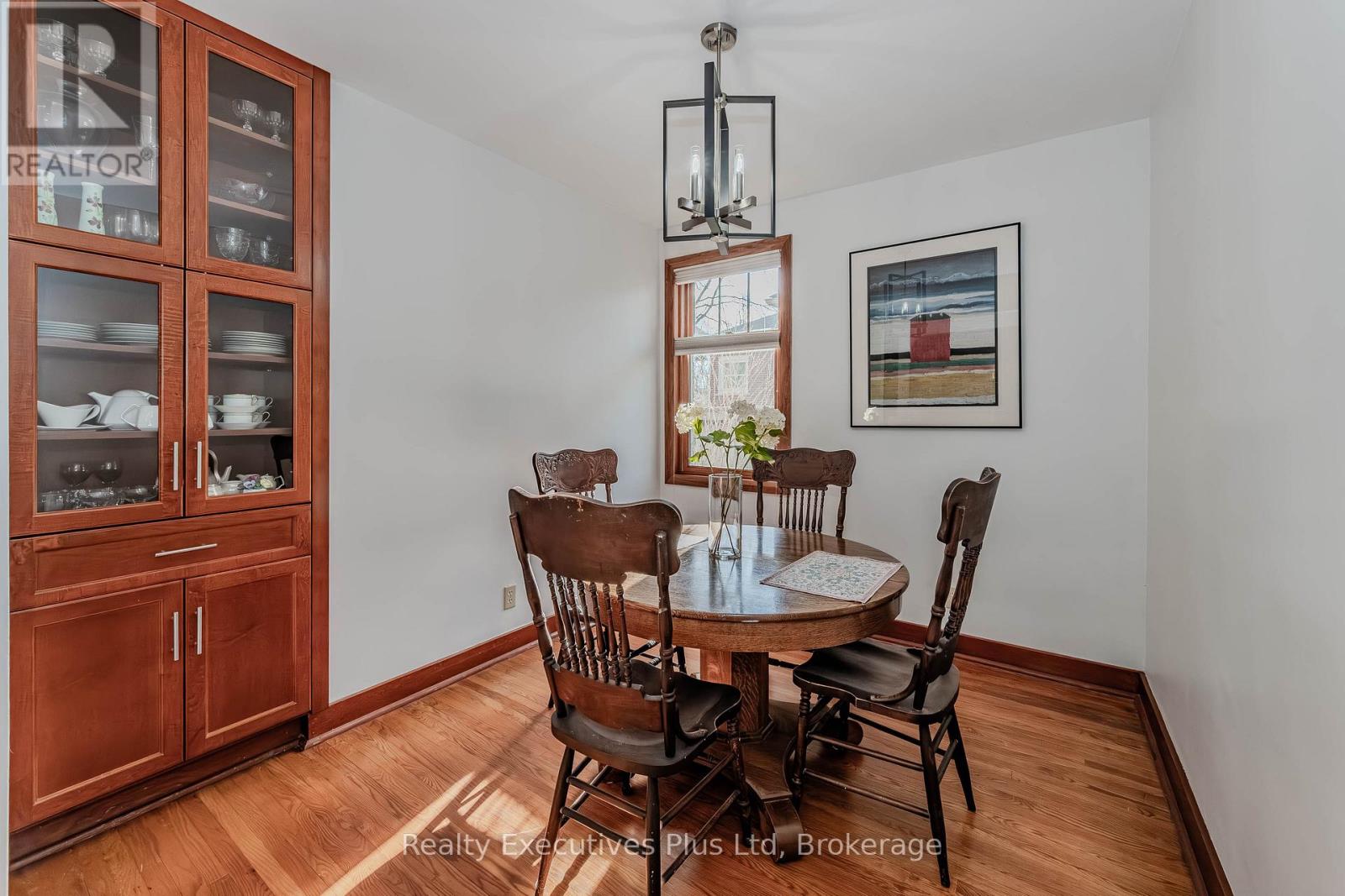 8 Echo Drive, Guelph, Ontario  N1G 1H2 - Photo 12 - X12087850