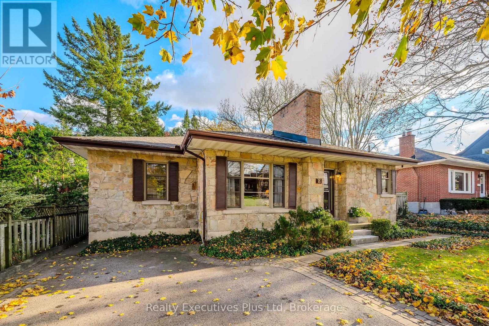 8 Echo Drive, Guelph, Ontario  N1G 1H2 - Photo 2 - X12087850