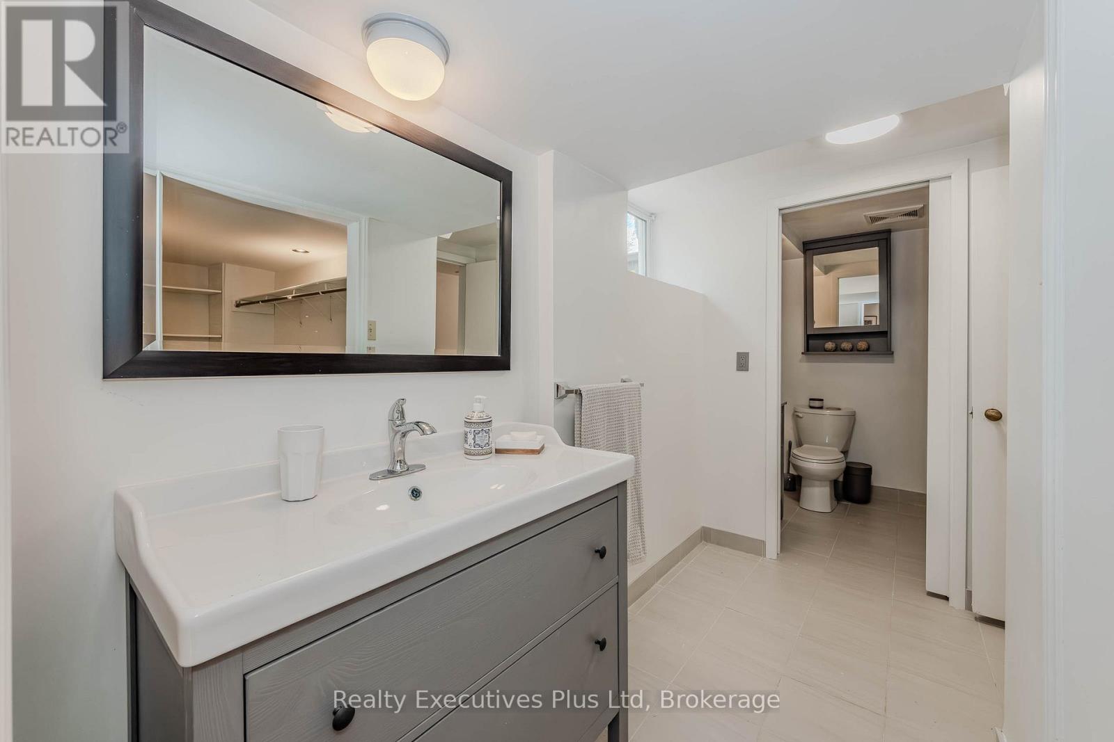 8 Echo Drive, Guelph, Ontario  N1G 1H2 - Photo 36 - X12087850