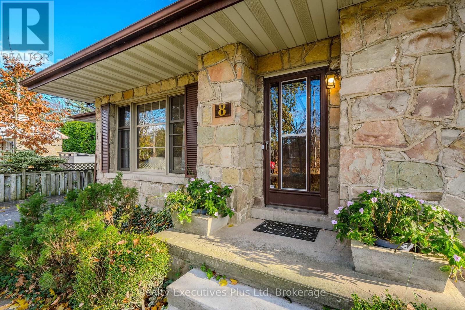 8 Echo Drive, Guelph, Ontario  N1G 1H2 - Photo 4 - X12087850
