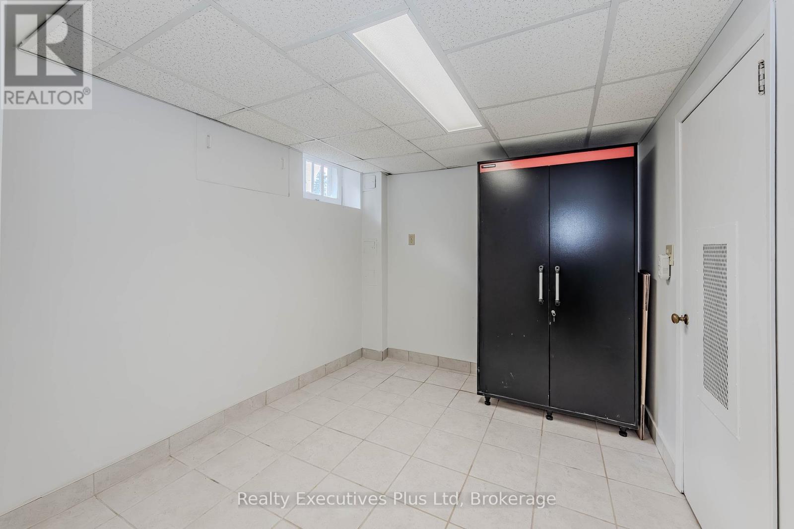 8 Echo Drive, Guelph, Ontario  N1G 1H2 - Photo 40 - X12087850