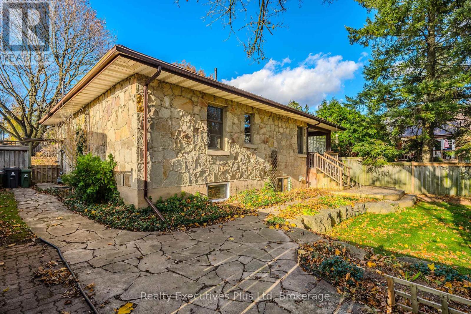 8 Echo Drive, Guelph, Ontario  N1G 1H2 - Photo 42 - X12087850