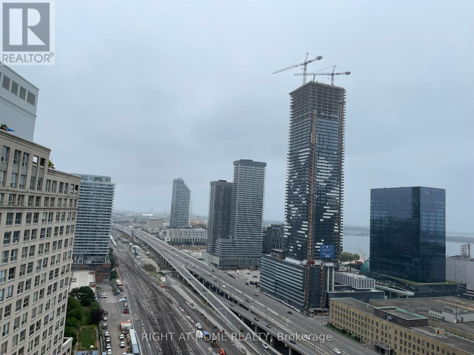 2607 - 1 The Esplanade, Toronto, Ontario  M5E 0A8 - Photo 16 - C12087844