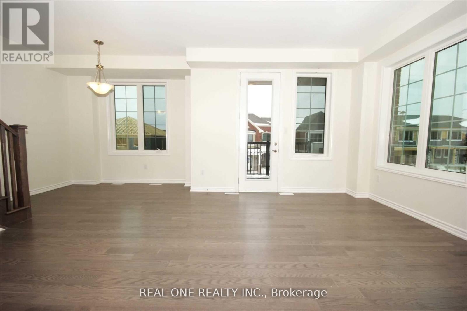 83 Therma Crescent, Markham, Ontario  L6C 3K9 - Photo 2 - N12087841