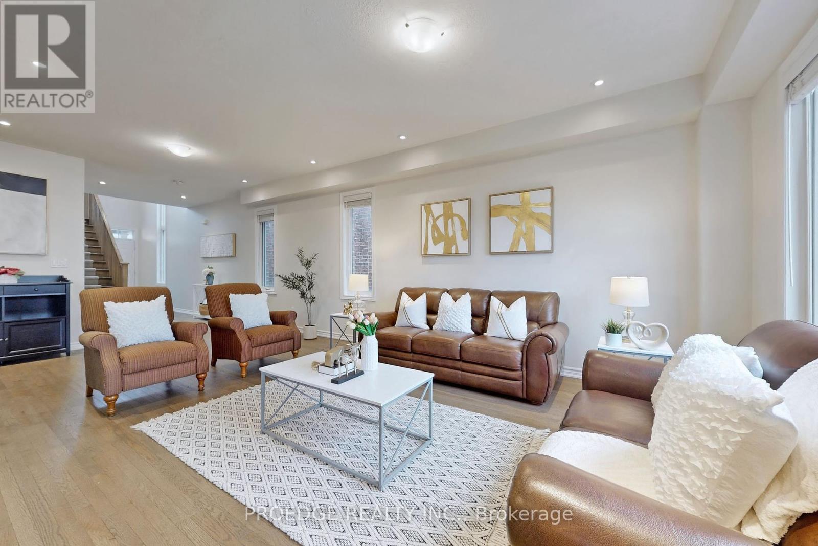 Property at 361 BEECHDROPS DRIVE image 3
