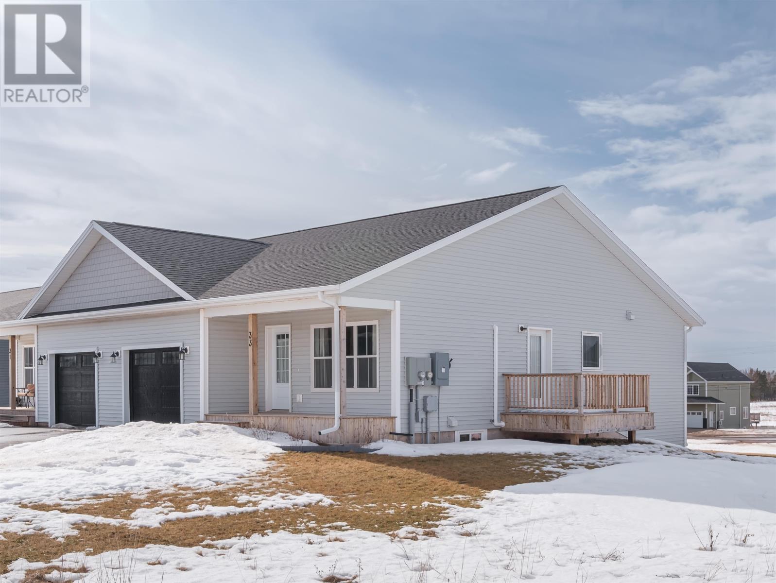 Property at 33 Kindred Avenue image 1