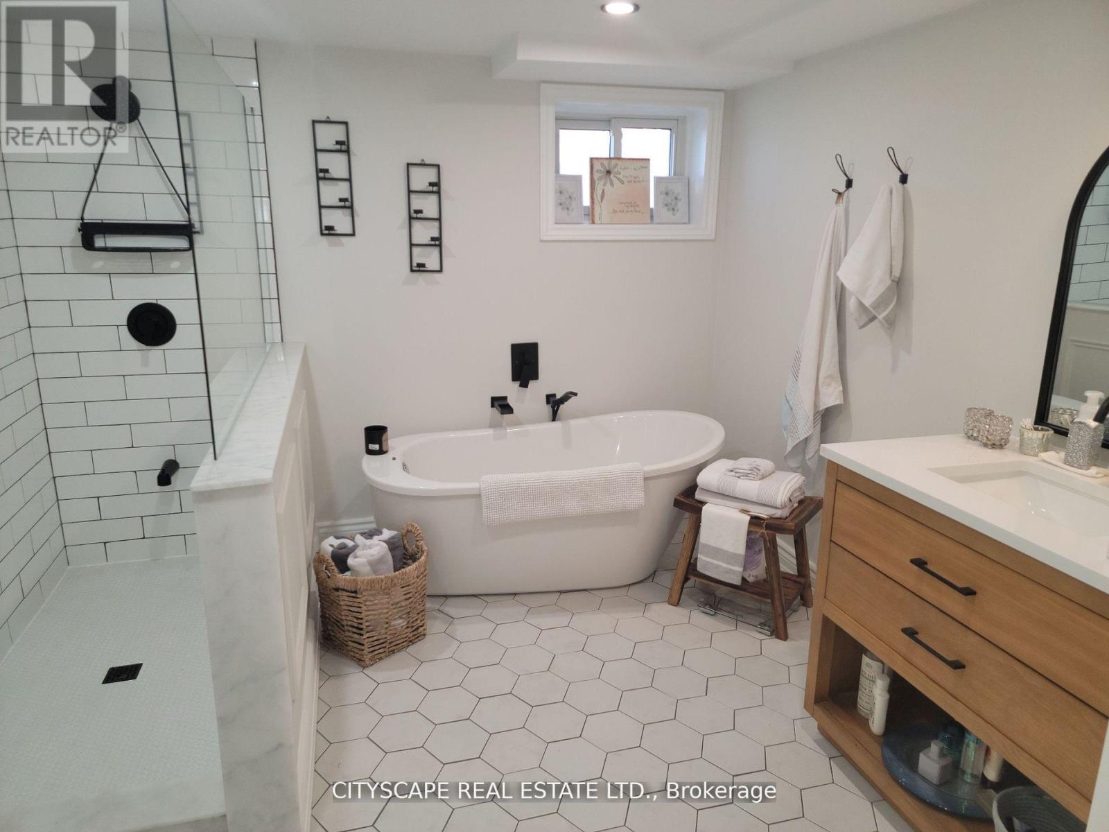 891 Curtis Crescent, Cobourg, Ontario  K9A 2W2 - Photo 34 - X12073620