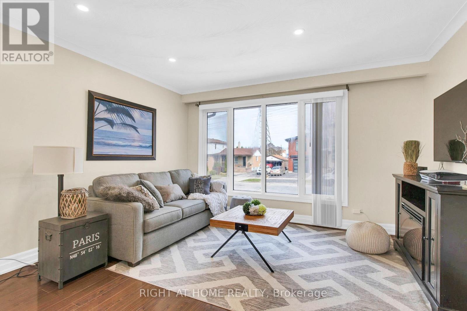 94 Stavely Crescent, Toronto (Rexdale-Kipling), Ontario  M9W 2C8 - Photo 8 - W12087862