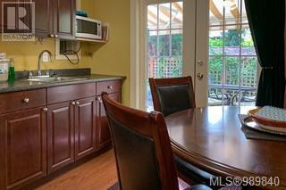 Property at 1249 Judge Pl image 4