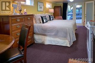 Property at 1249 Judge Pl image 3