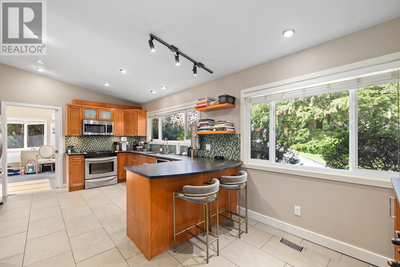 326 Moyne Drive, West Vancouver, British Columbia  V7S 1J5 - Photo 14 - R2991267