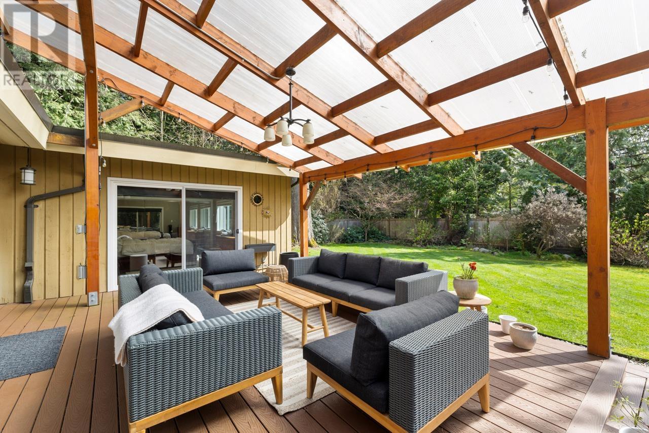 326 Moyne Drive, West Vancouver, British Columbia  V7S 1J5 - Photo 6 - R2991267