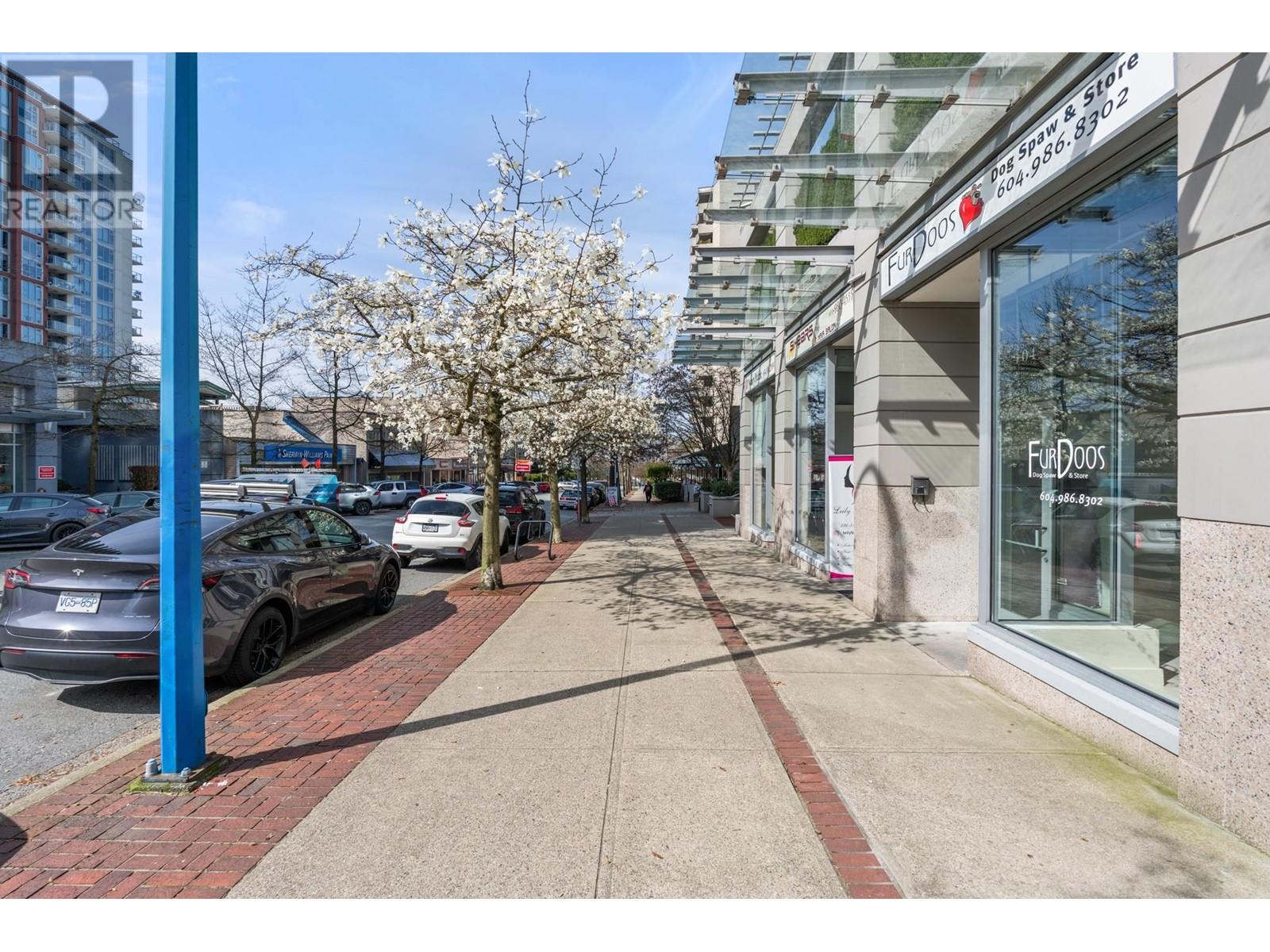 701 120 W 16th Street, North Vancouver, British Columbia  V7M 3N6 - Photo 2 - R2989824