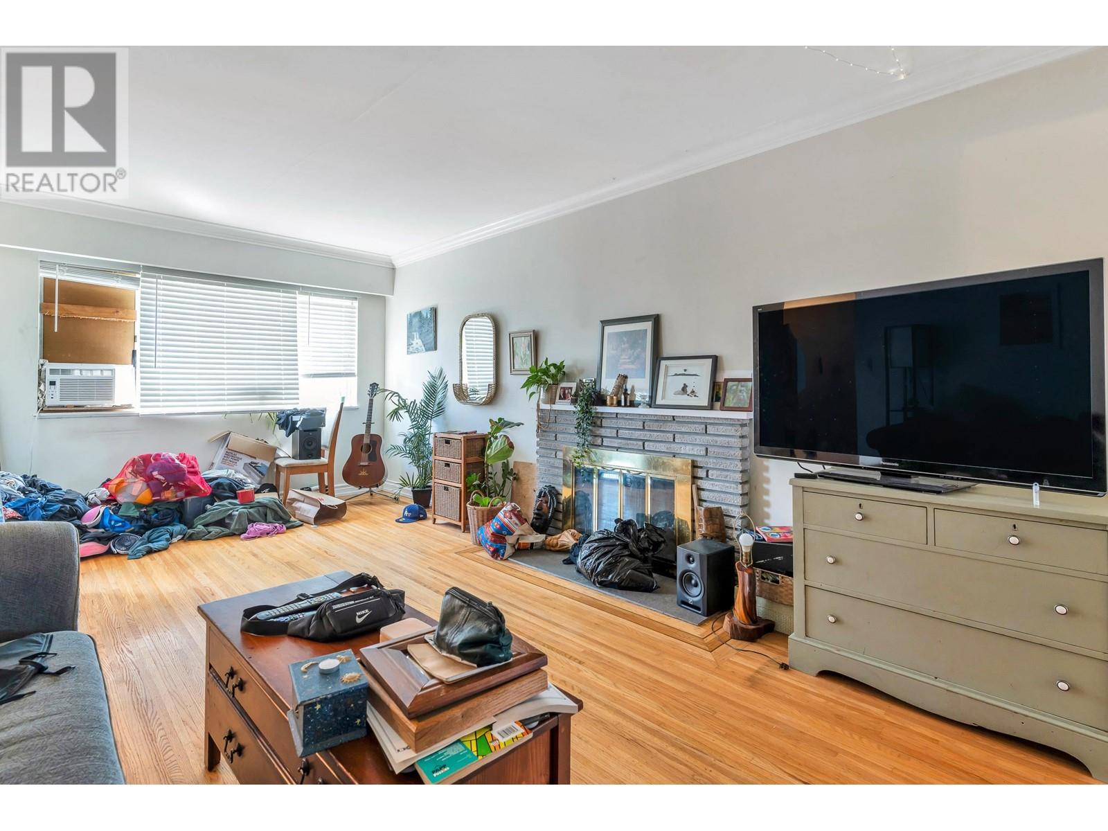 5755 Dumfries Street, Vancouver, British Columbia  V5P 3A7 - Photo 7 - R2990525